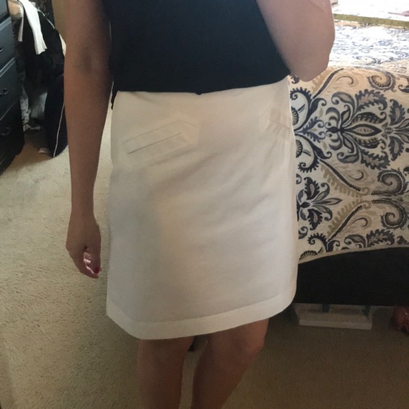 White skirt - Picture 6 of 6